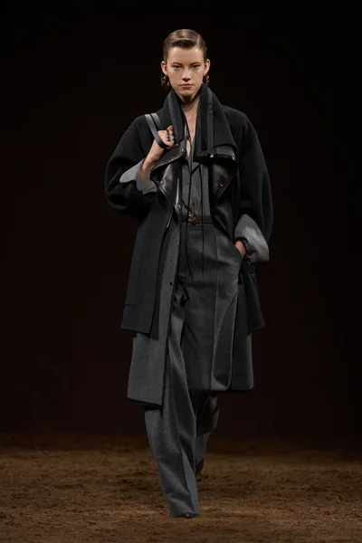 Look 13